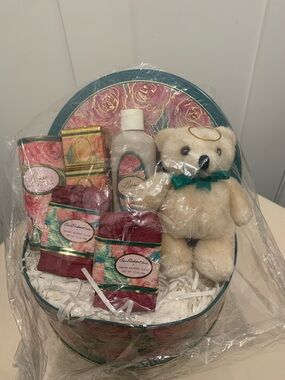 BenRickert Inc. Rose Keepsake Tin Gift Set - Gold